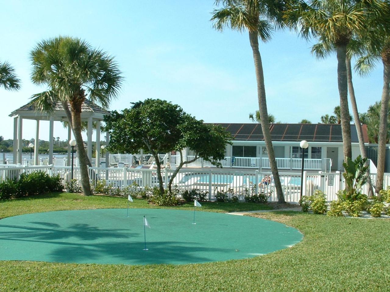 Affordable Two Bedroom Tropical Condo - Private Beach, Pools, Hot Tub Sankt Petersburg Exterior foto