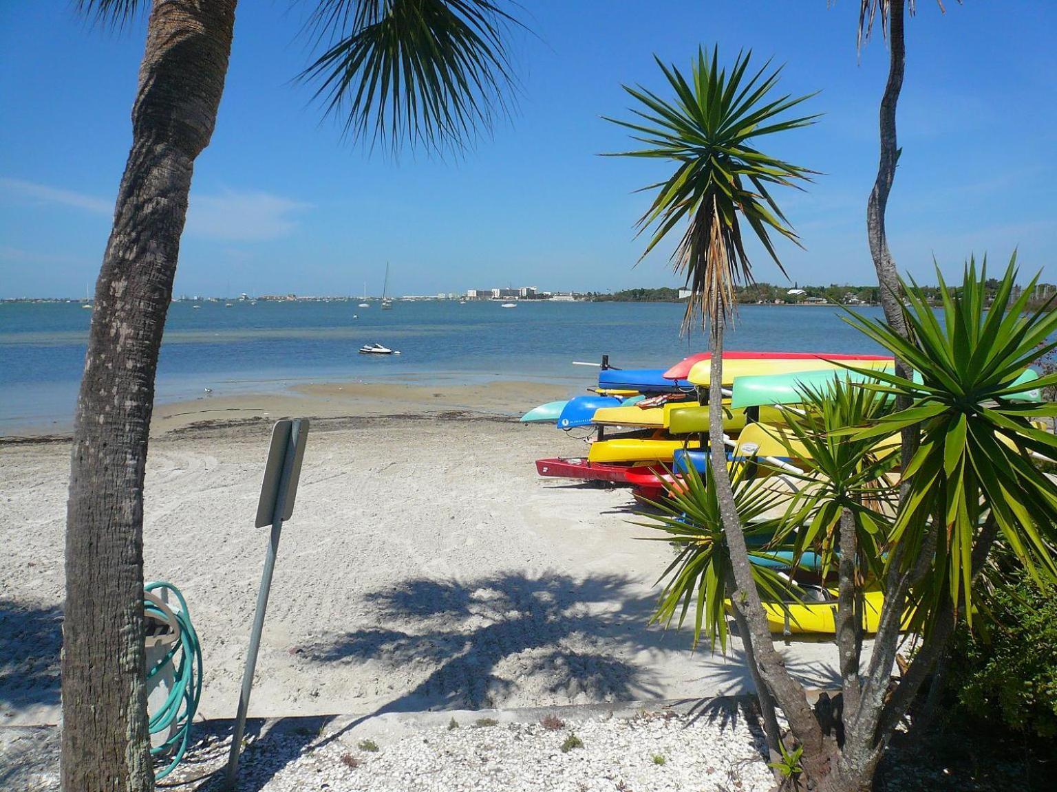Affordable Two Bedroom Tropical Condo - Private Beach, Pools, Hot Tub Sankt Petersburg Exterior foto