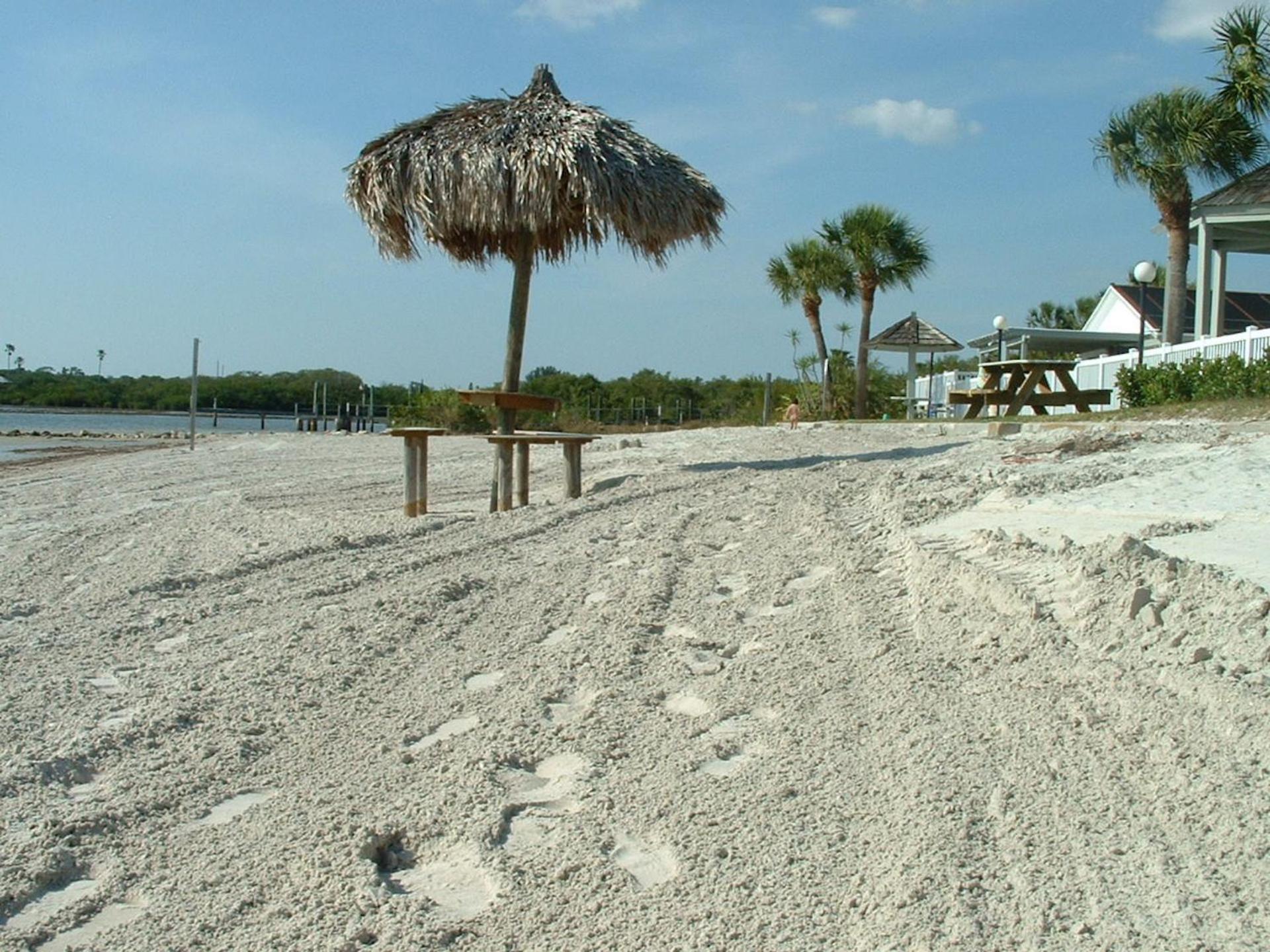 Affordable Two Bedroom Tropical Condo - Private Beach, Pools, Hot Tub Sankt Petersburg Exterior foto