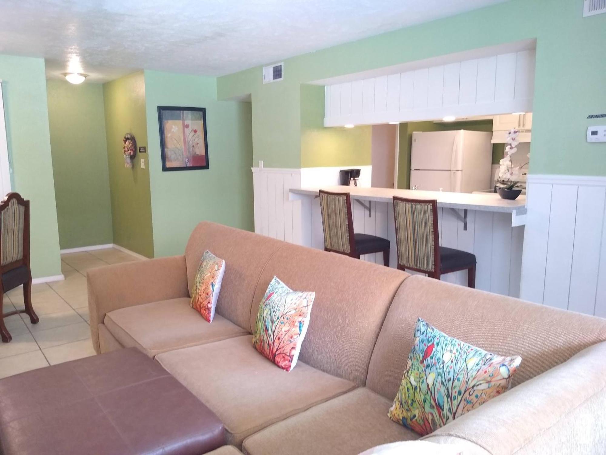 Affordable Two Bedroom Tropical Condo - Private Beach, Pools, Hot Tub Sankt Petersburg Exterior foto