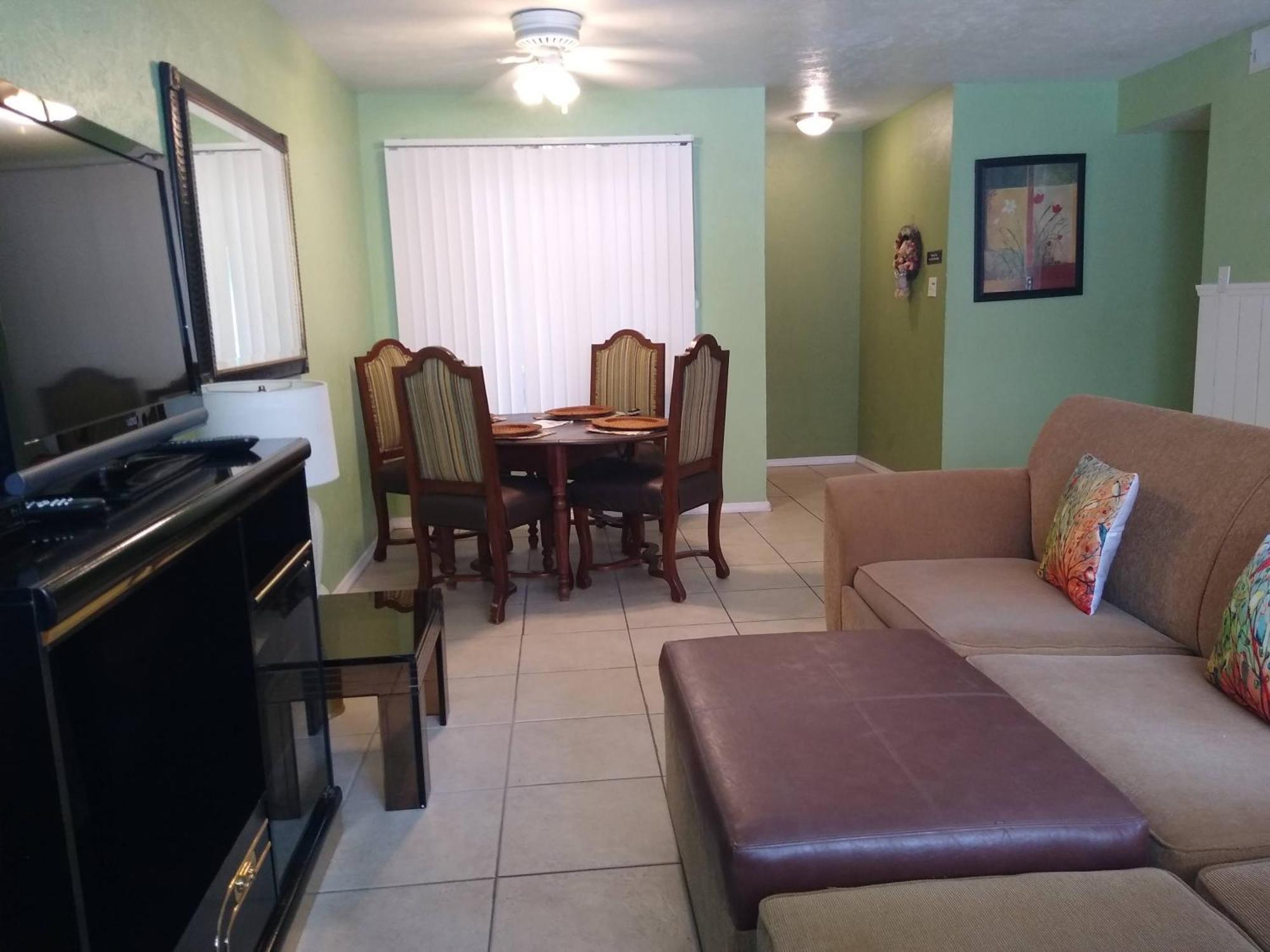 Affordable Two Bedroom Tropical Condo - Private Beach, Pools, Hot Tub Sankt Petersburg Exterior foto