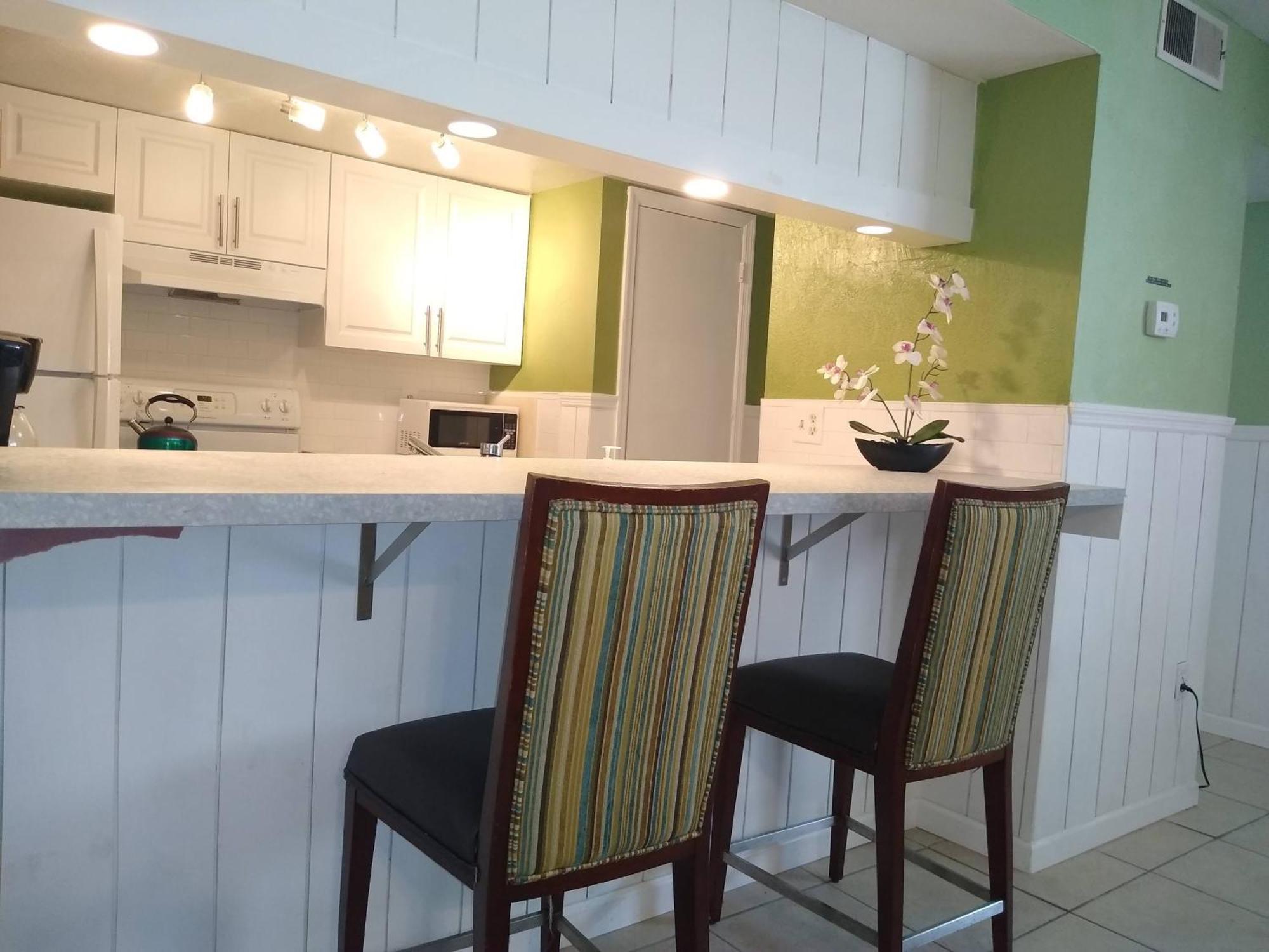 Affordable Two Bedroom Tropical Condo - Private Beach, Pools, Hot Tub Sankt Petersburg Exterior foto